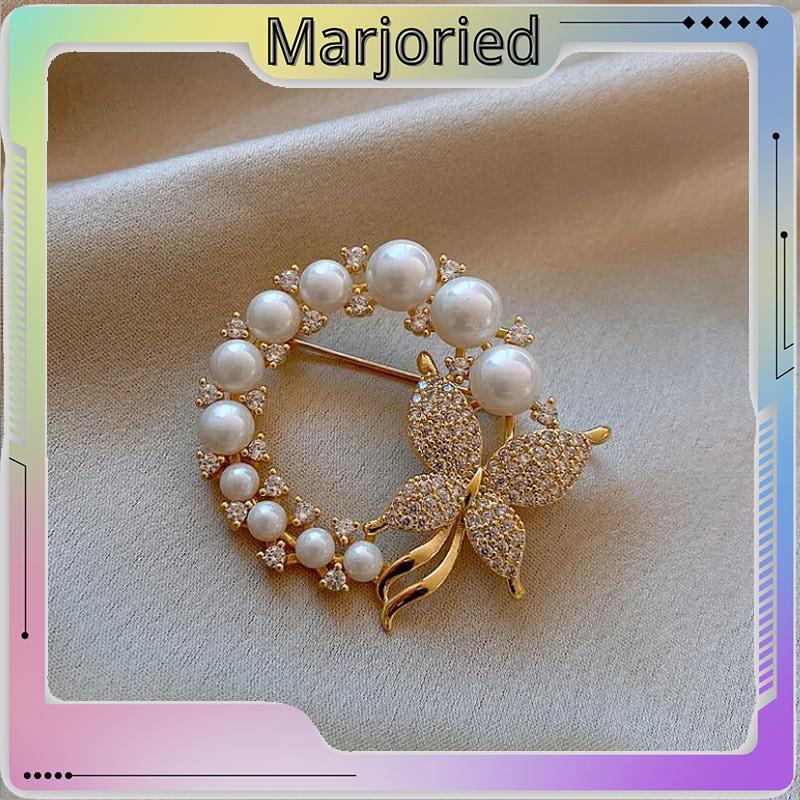 Candy Jewelry Fashion Korean Butterfly Brooches Gold Color Pearl Brooch Pins Rhinestone Breastpin for Women-MJD