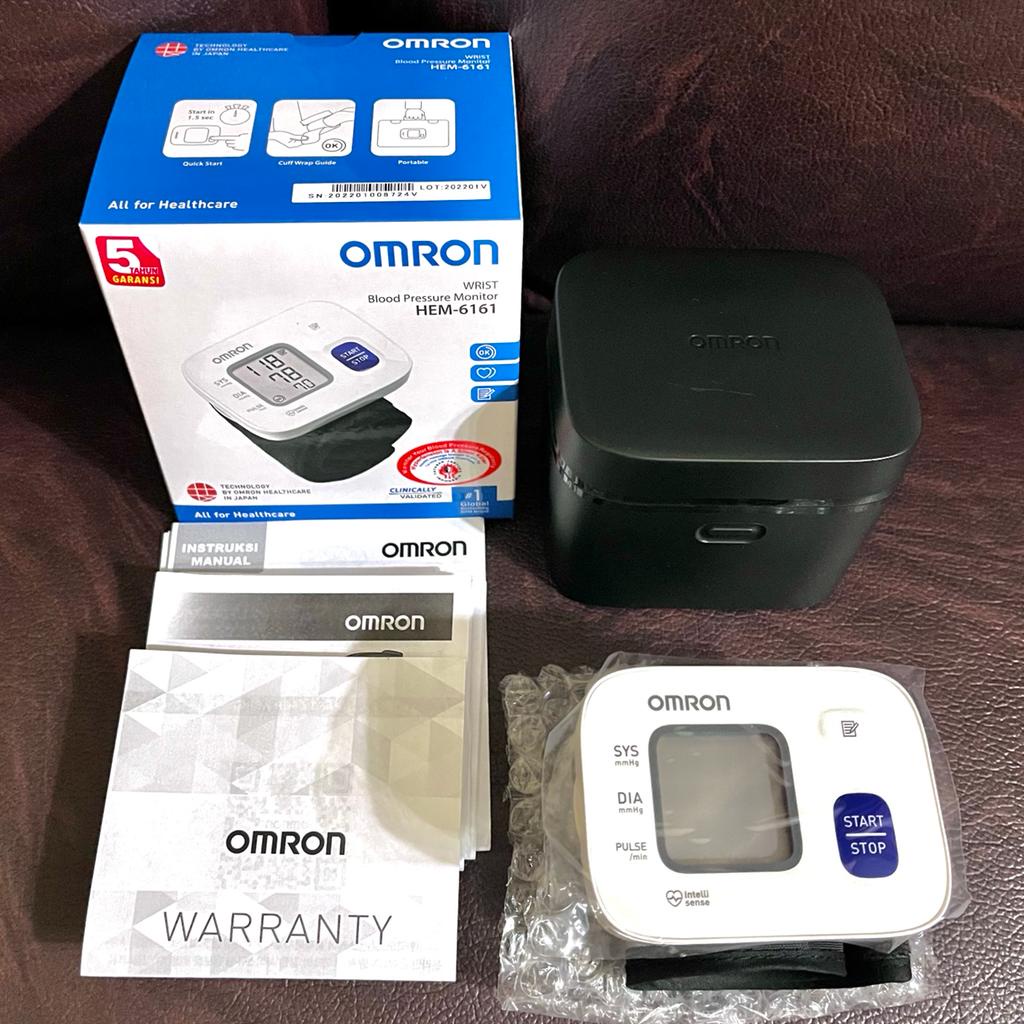 TENSIMETER DIGITAL PERGELANGAN TANGAN OMRON HEM 6161 / OMRON WRIST BLOOD PRESSURE MONITOR HEM 6161