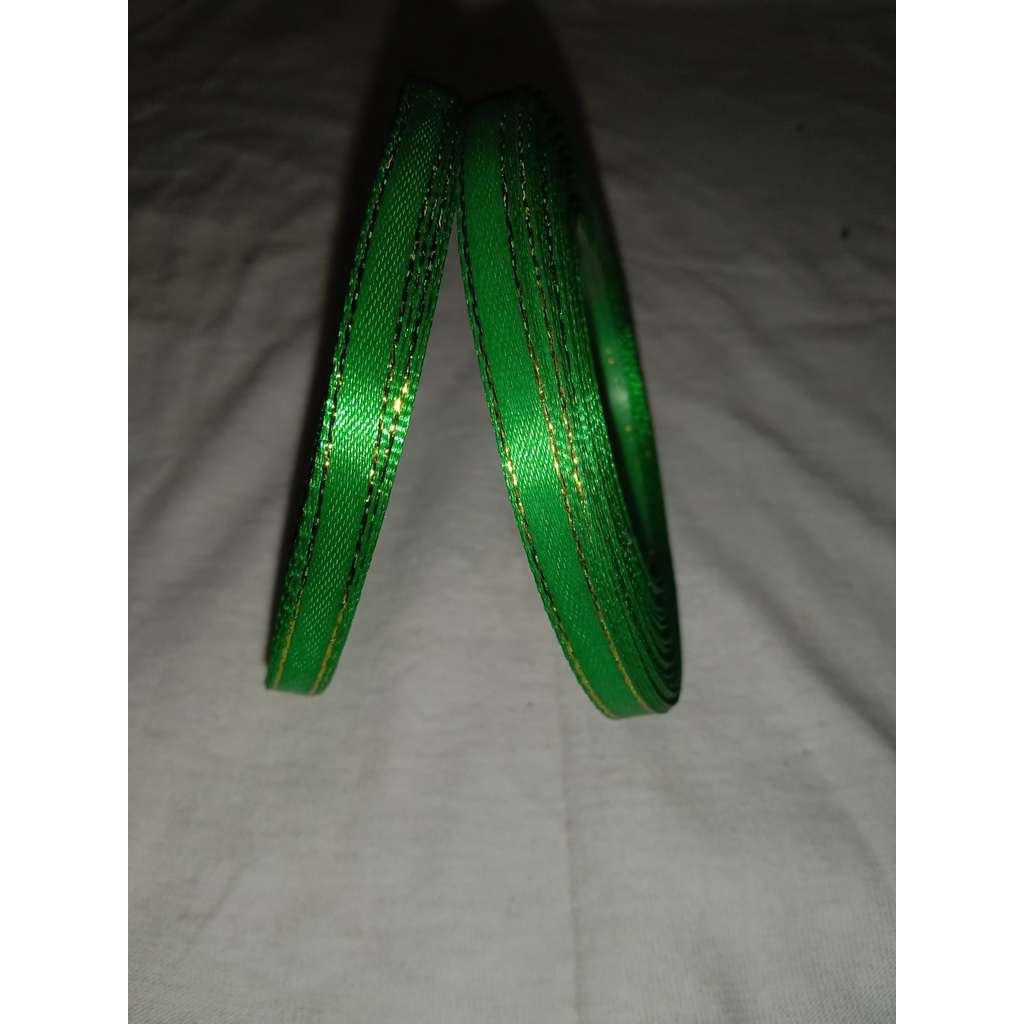 

pita satin list emas 6 mm 20 yard