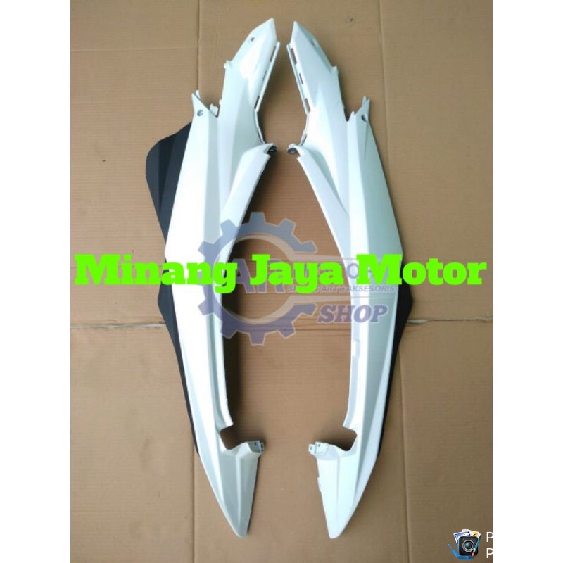 BODY BELAKANG KANAN KIRI SATRIA FU FACELIFT / FU FL PUTIH