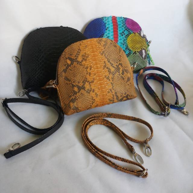 Tas kulit ular oval