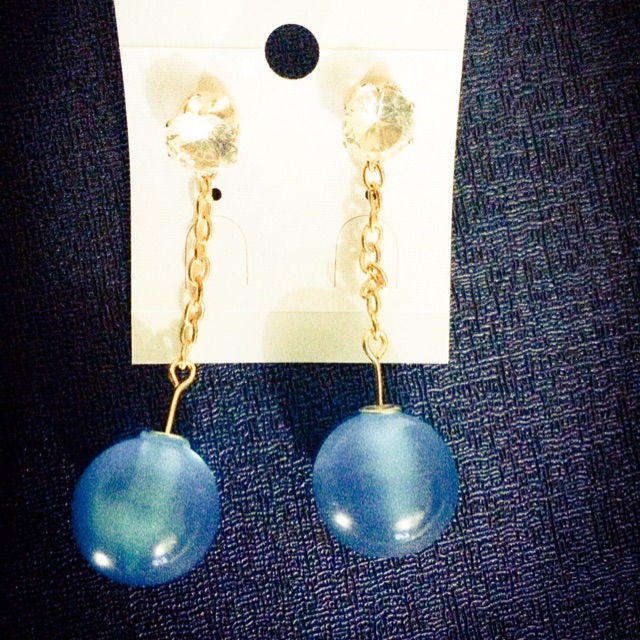 Anting Mata Kucing Panjang Biru