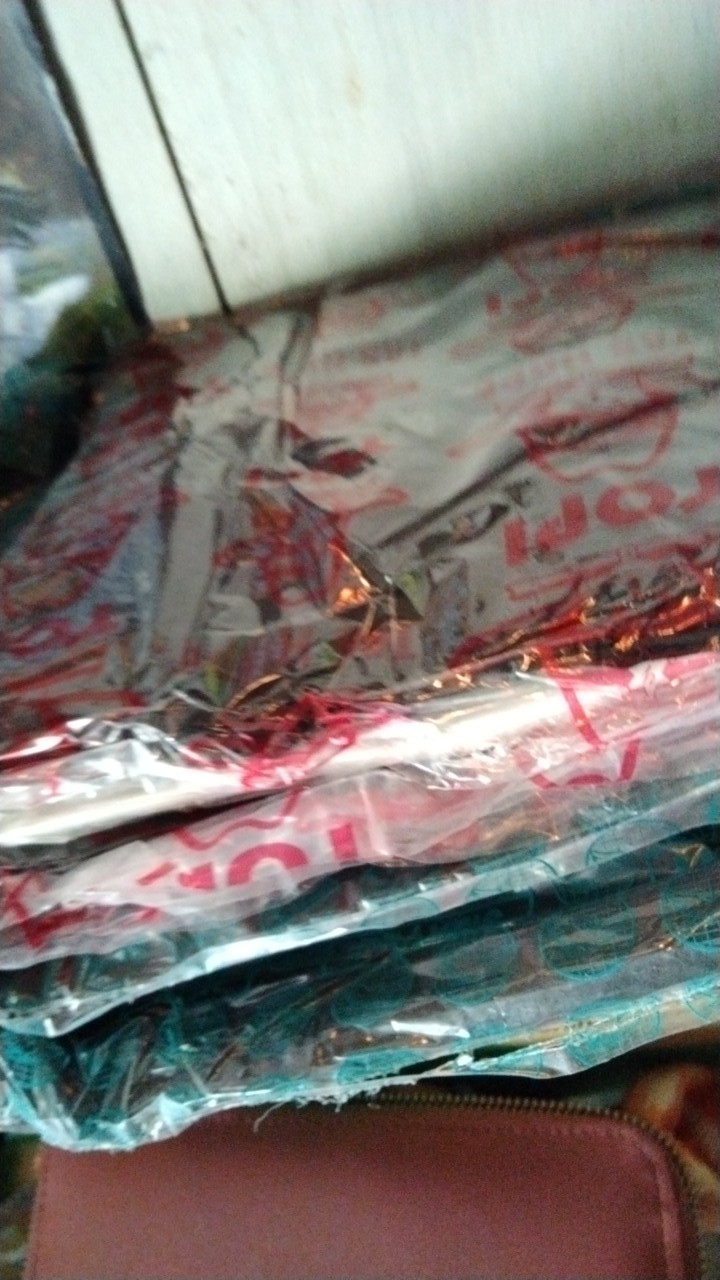 Diskon Nih!!! Promo - Plastik Kresek Hitam Merk Yopi Uk Tanggung ( 21 )