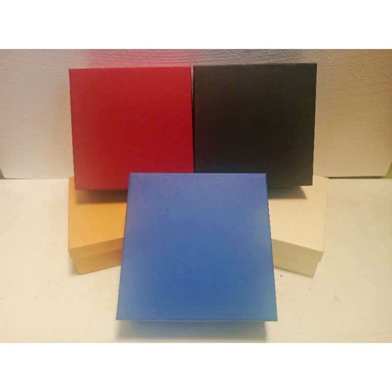 

Box / kotak kado ukuran 22*22*6