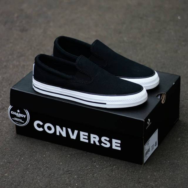 converse slip on black