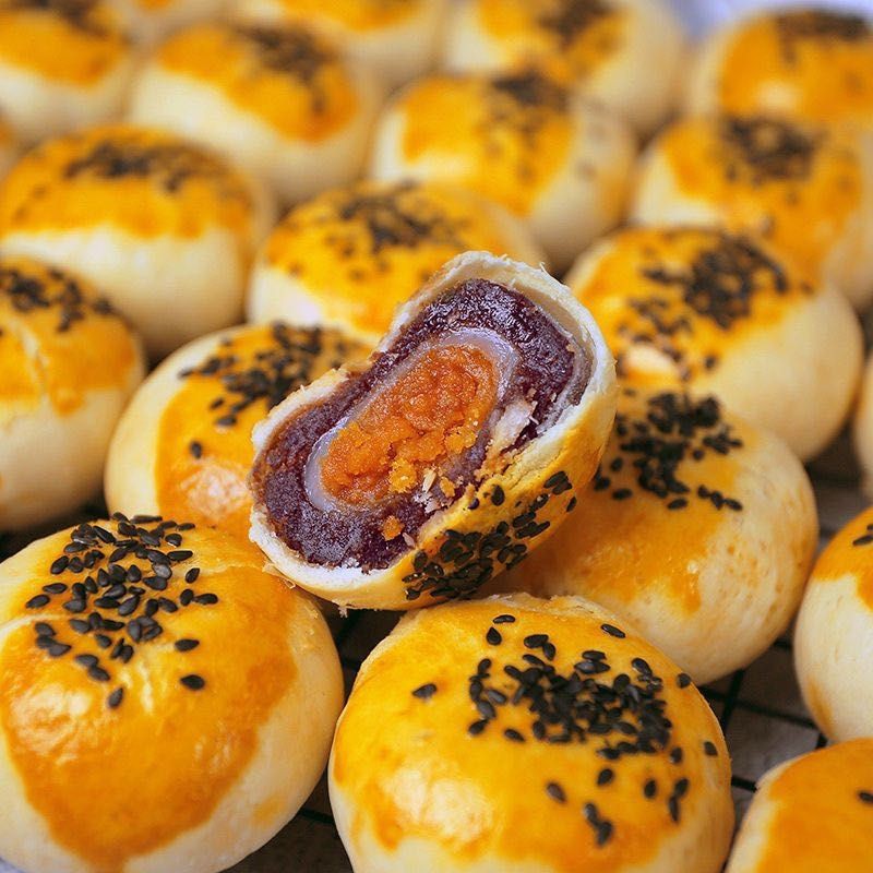 

(HALAL) 蛋黄酥 Dan Huang Su / Kue Telur Asin 50g