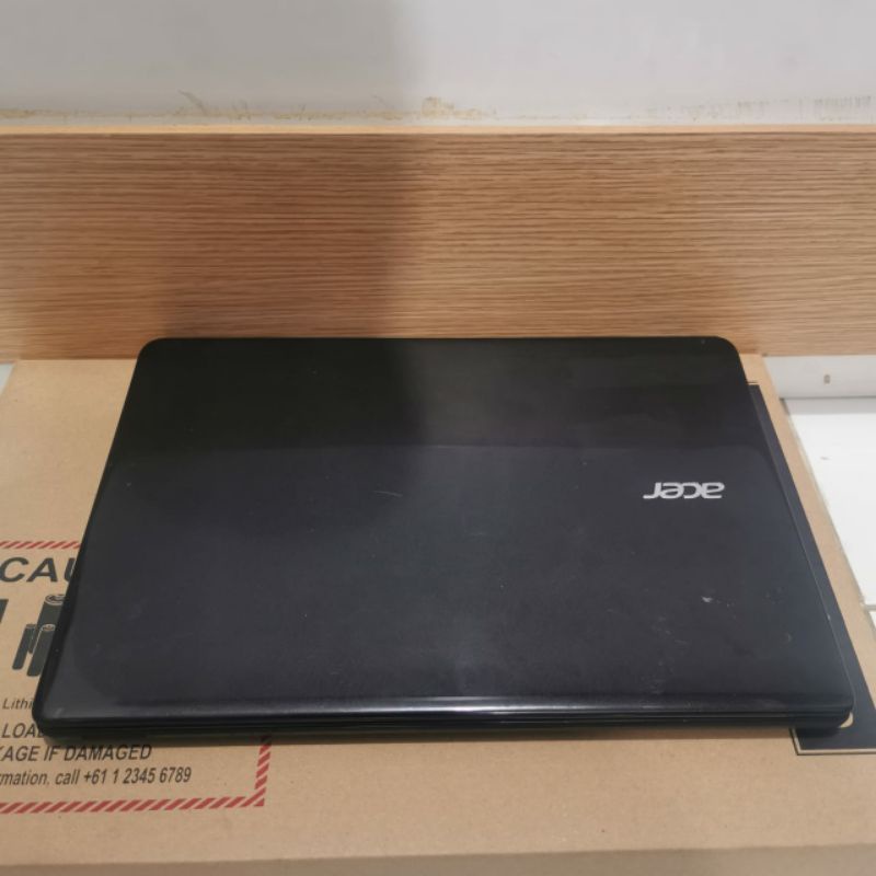 Laptop Acer Aspire E1-432 Amd A6 - 5200 Ram 4GB HDD 500GB Amd Radeon HD 8400/R3 Windows 10 Layar 14 inch