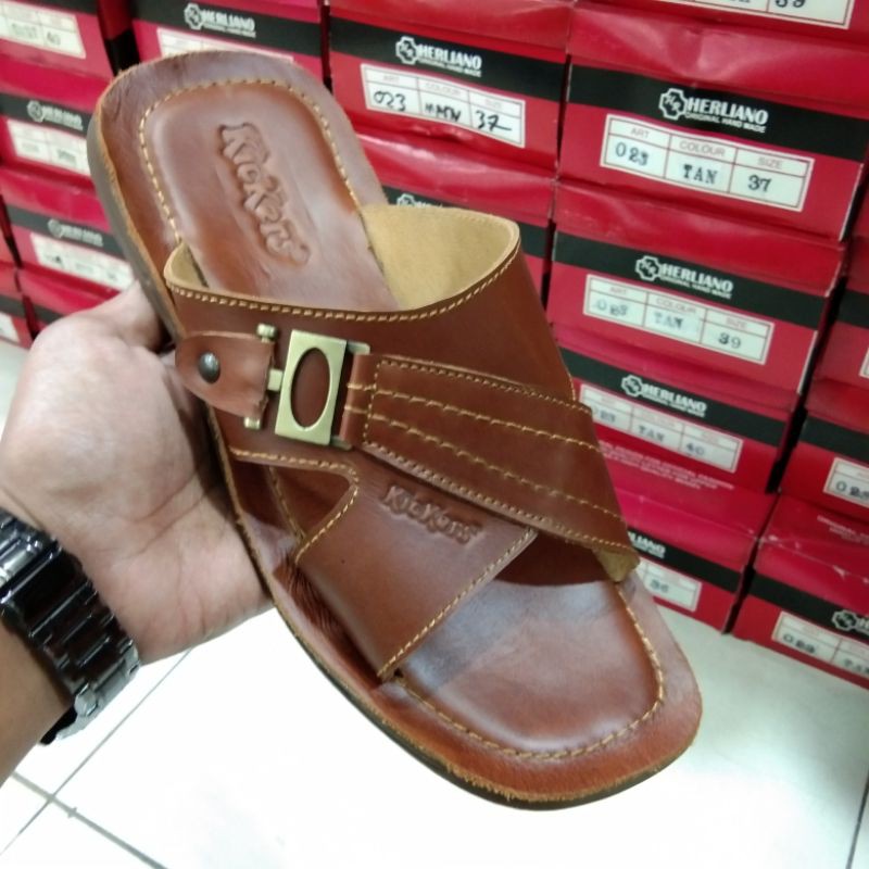 Sandal kulit pria kickers slop cowo