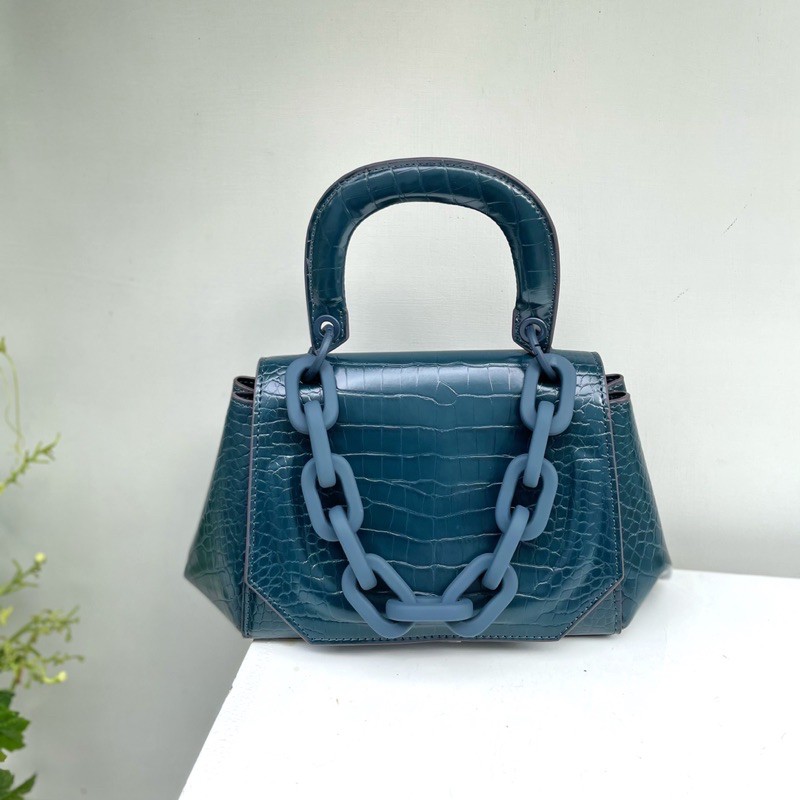 New Chunky Chain Handbag