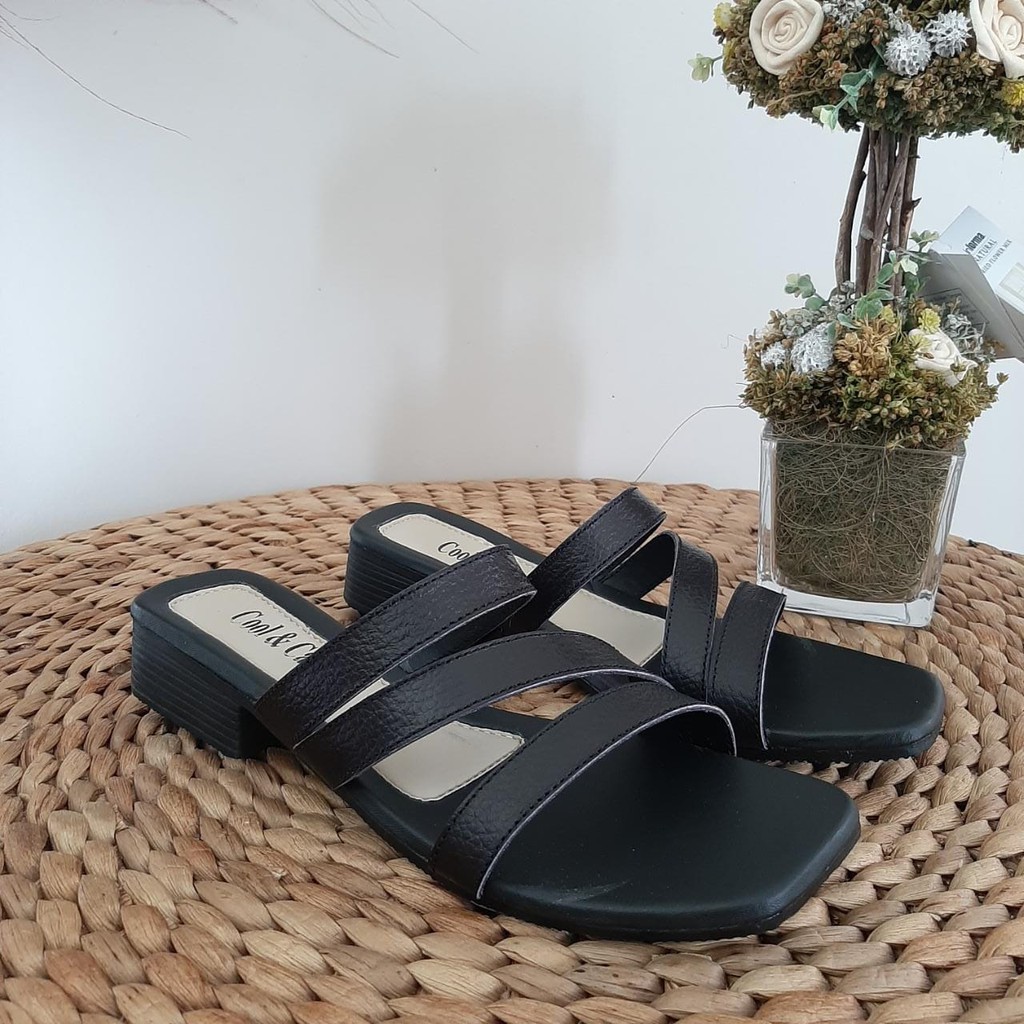 Sandal andin Kulit Asli Wanita Sandal Teplek Papirut Garut