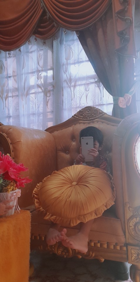 Bantal Bulat Eropa Satin Velvet Diameter 45 Cm / Permanen