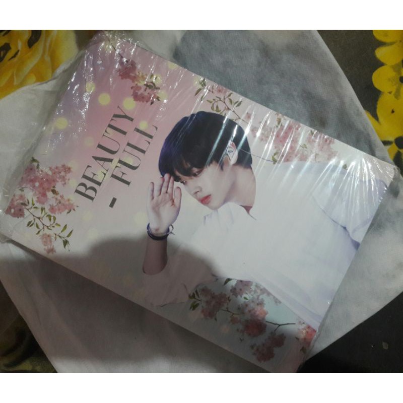 Jihoon Photobook Fansite @/eyesnoselips