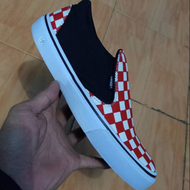 Sepatu slip on catur