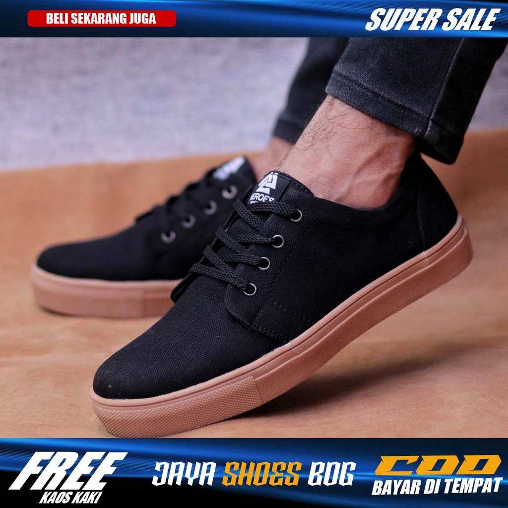 NERO Sepatu Kasual Sneakers Pria Original Sepatu Skate Cowok Trendy Simple Murah Anti Slip