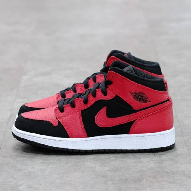 jordan 1 mid reverse bred