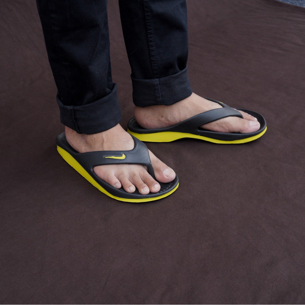 SIAP KIRIM - Sandal Karet Jepit Kasual Santai Pria Nike Duramo Hitam List Kuning Sendal Murah