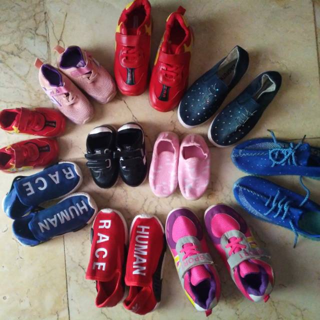 Cuci gudang Sepatu import  anak led dan non led wilayah tangsel dan bogor