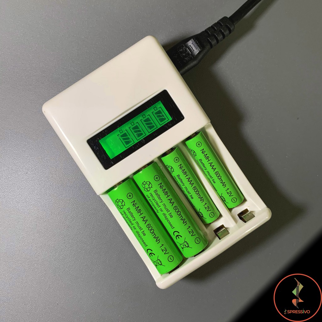 Charger 4 slot Indikator LCD Battery AA / AAA NiMH NiCD 1.2V 600 mAh