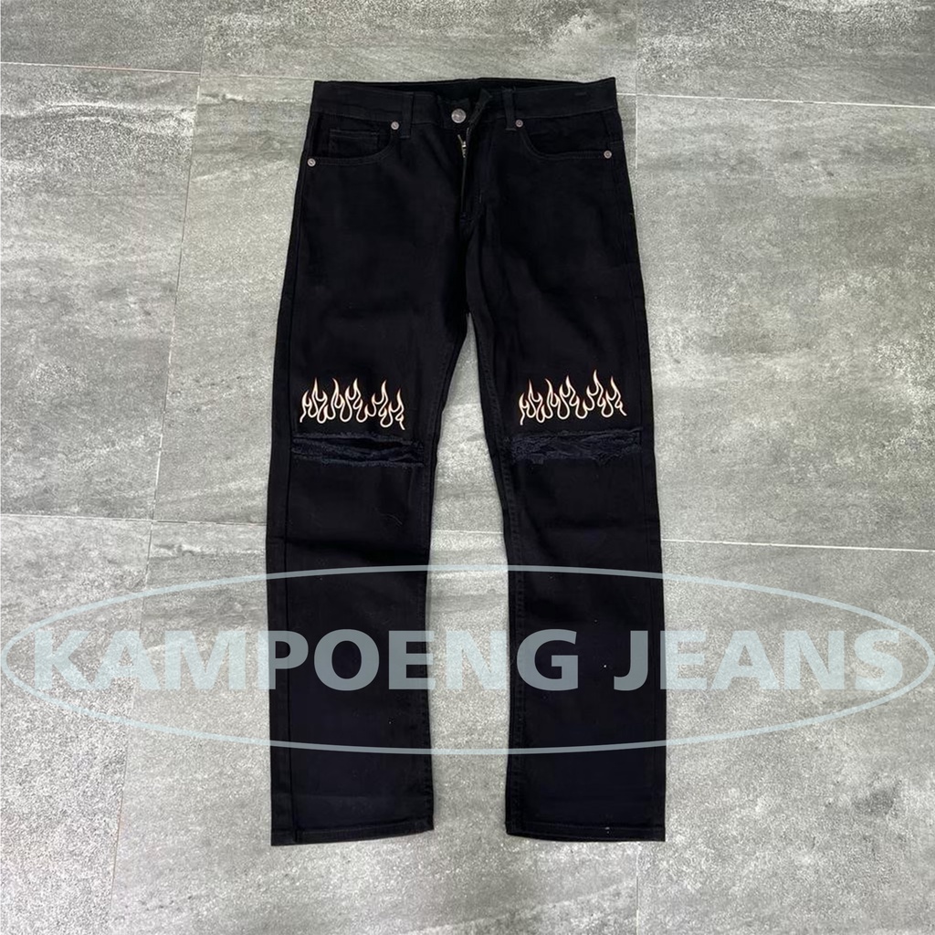 Celana Jeans Panjang Naomi Sobek Motif Fire Hitam