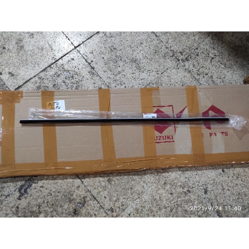 pelipit kaca dalam Katana Made Taiwan