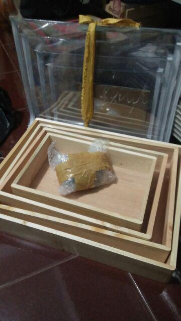 Kayu Jati Belanda Kotak Seserahan Hantaran Isi 4 Mika Warna Natural