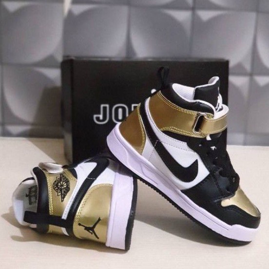 NIKE JORDAN HIGH Fasion Anak Sepatu Sneakers Anak Laki Berkualitas Dan Sporty Gold Black Sepatu Anak Laki dan Sepatu Sneakers Anak Perempuan Jordan Kids Sepatu Anak Laki Laki 10 Tahun Sepatu Anak Sneakers Laki Laki Perempuan Nike Grade Original