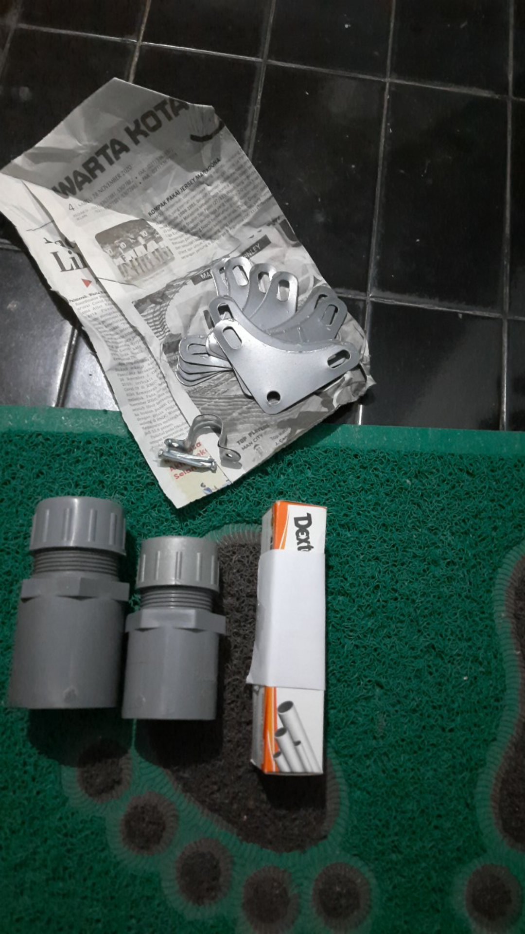 Plat Penyangga Siku Lubang Lobang / Slotted Angle / Plat Siku Lubangl
