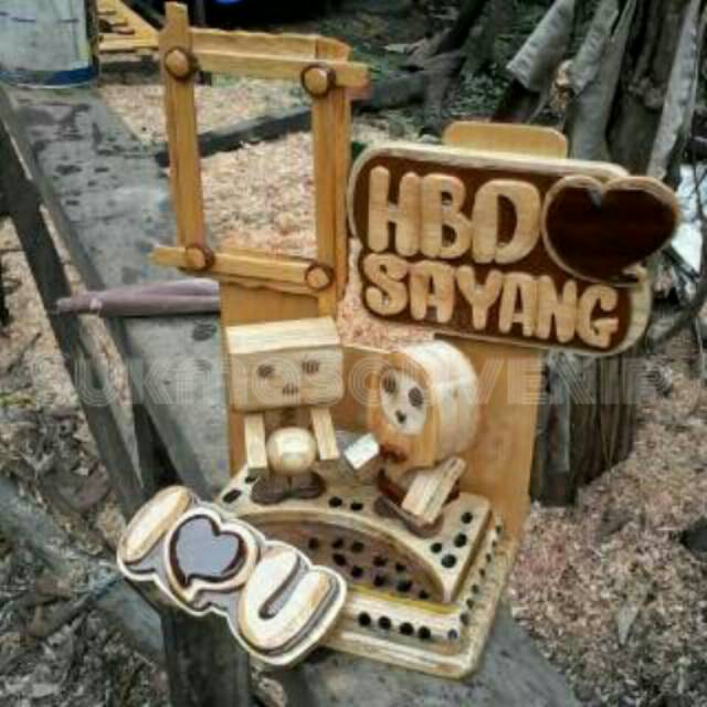 Pigura kayu unik Danbo Couple Romantis