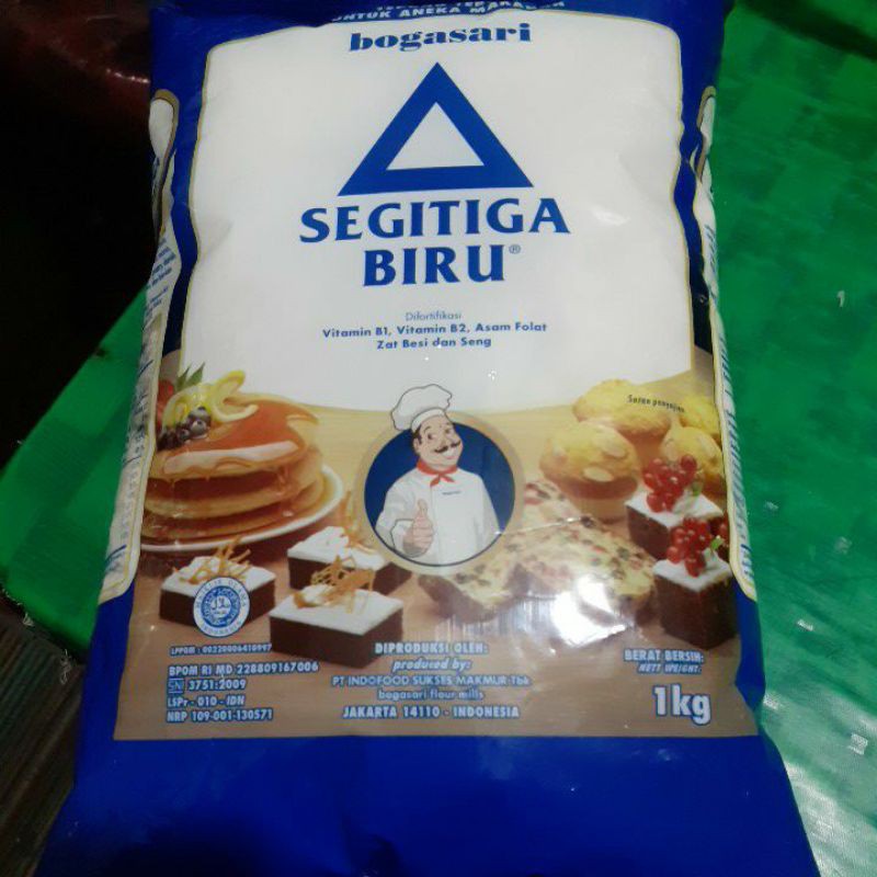 

Tepung segitiga biru 1 kg