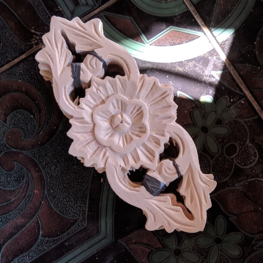 Ornamen Ukir Kayu Mawar Tempel Kecil - Ornamen Ukir Mawar - Ornamen Ukir Model Mawar - Ornamen Ukir