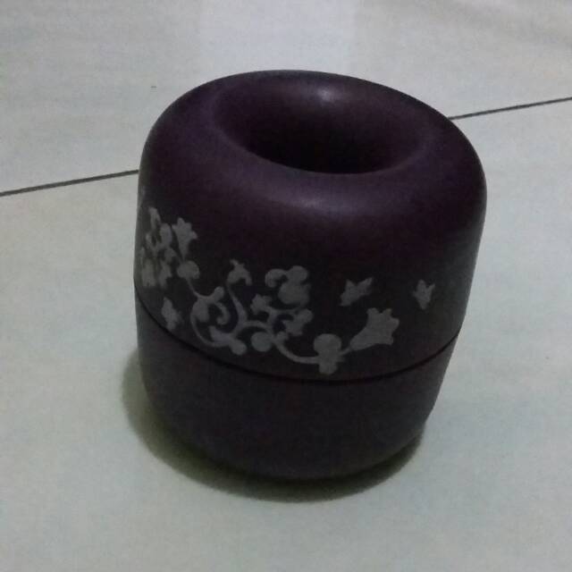 

Tempat pensil untuk klip