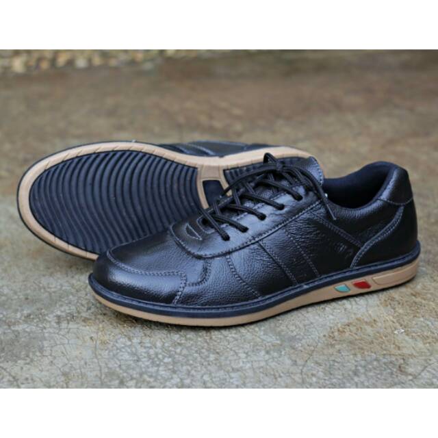 Sepatu Casual Pria Tali Kulit Asli Keren