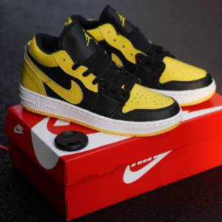 NIKE AIR JORDAN  LOW FREE KAOS  KAKI  Shopee Indonesia
