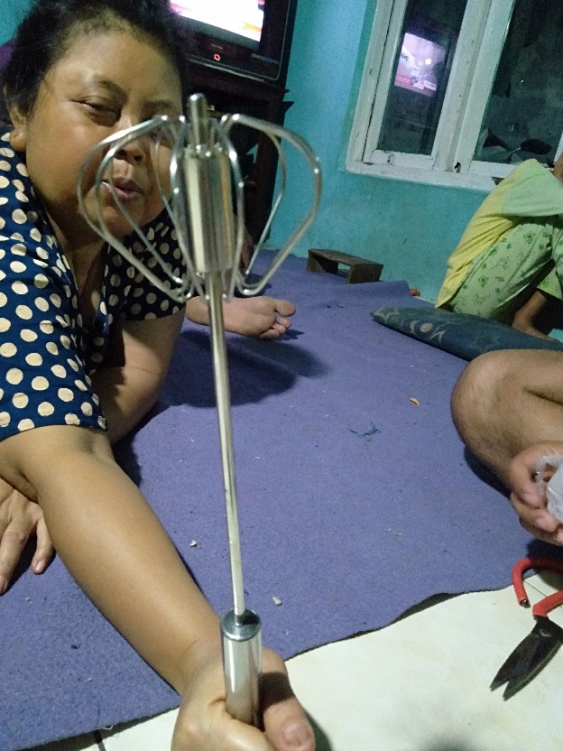 Pengocok Telur Tekan (manual Mixer) 32cm