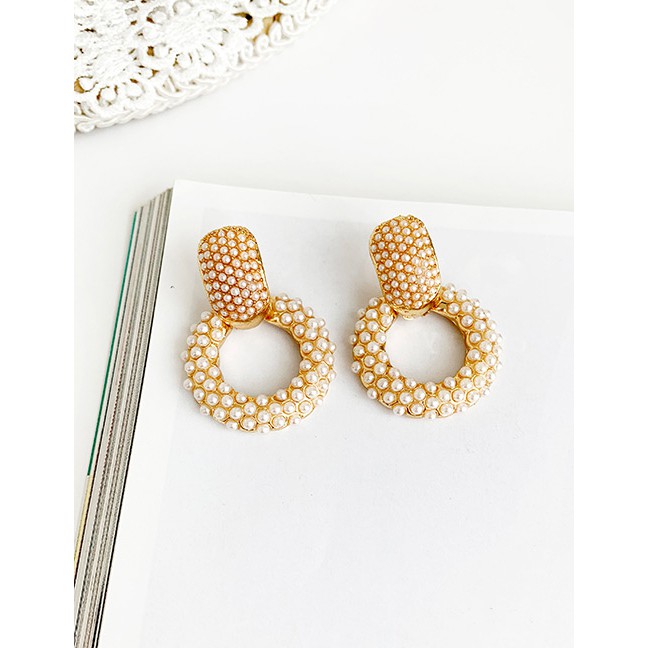 LRC Anting Tusuk Fashion Gold Alloy Pearl Round Earrings D30891