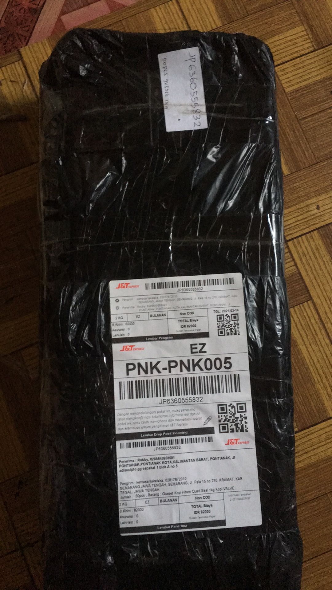 Gusset Kopi Hitam Quad Seal 1kg Kopi Valve