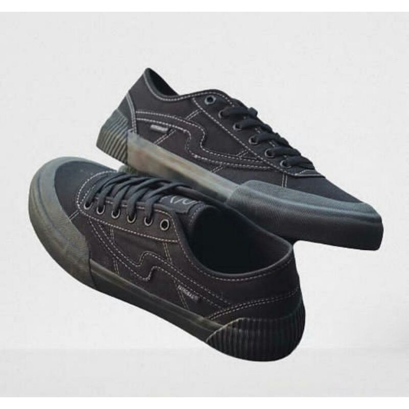 Sepatu Patrobas Equip Full Black