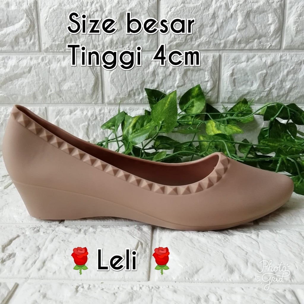Jelly Shoes Sepatu Wanita Wedges 4cm Motif Duri Leli Merk Balance