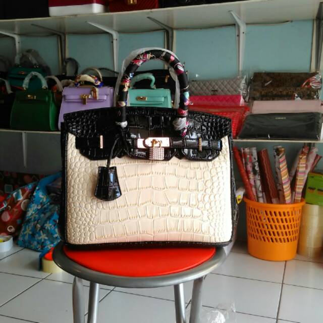 FASHION CROCO HIMALAYA UK.30