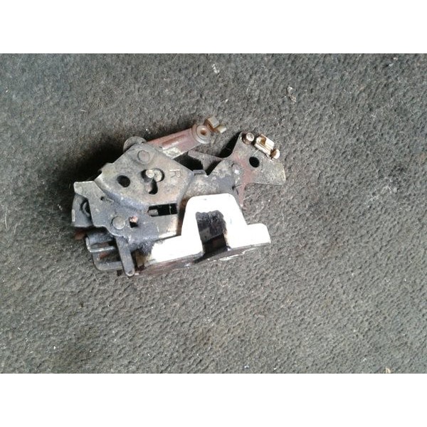Onderdil Mobil DOOR LOCK KANAN BELAKANG RR TIMOR