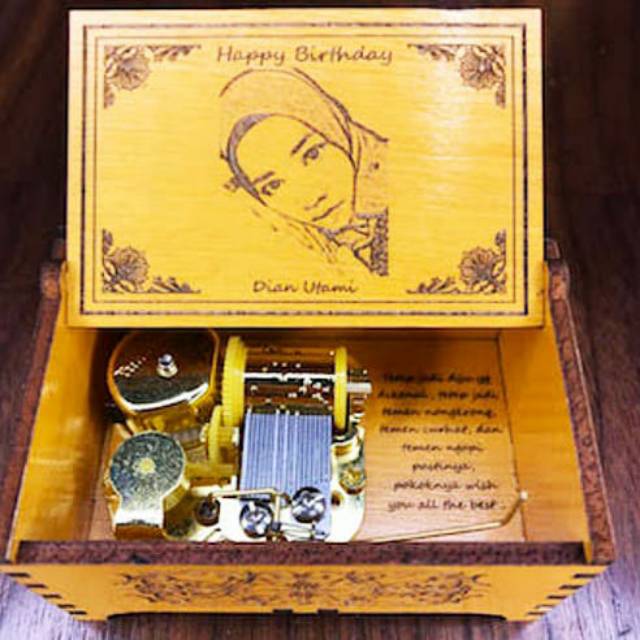 Kotak Musik Kayu Besar Otomatis