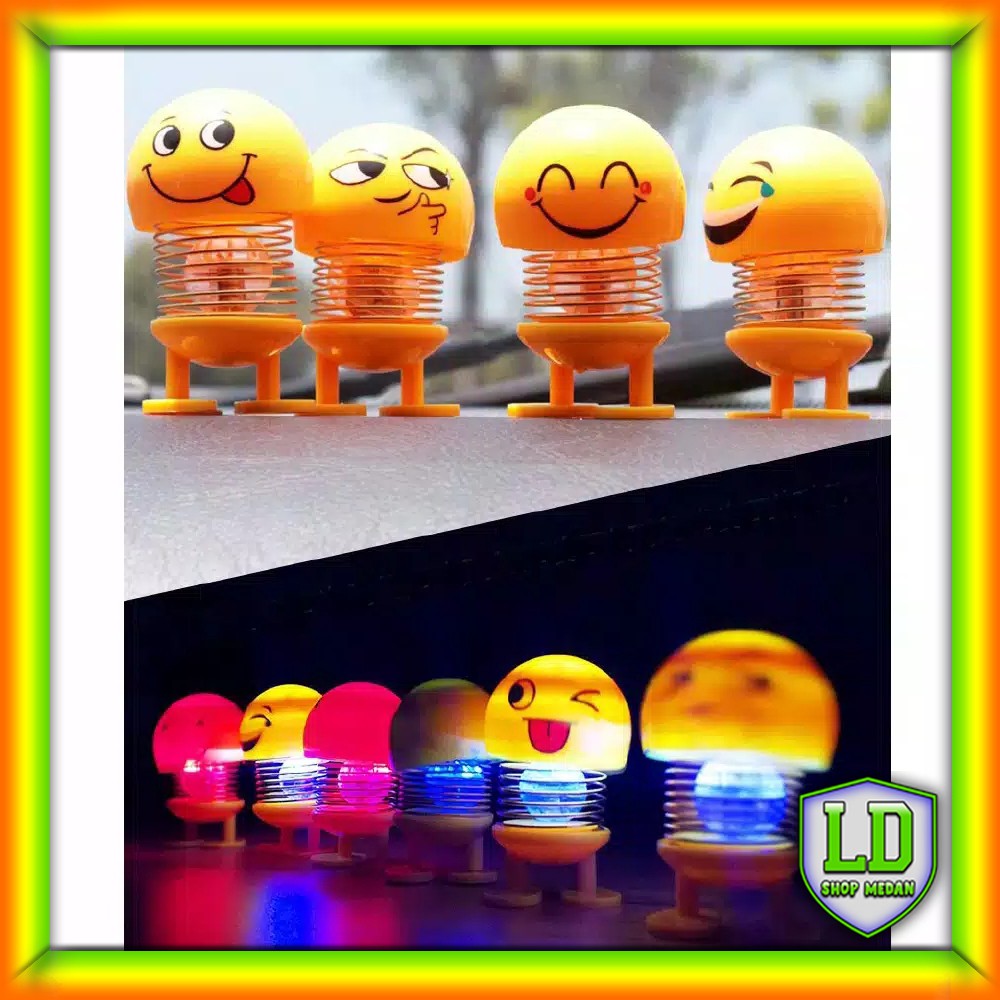 LD SHOP MEDAN Boneka Emoticon Per LED Berlampu Goyang Kepala Emoji Spring Doll Toys Pajangan Mobil