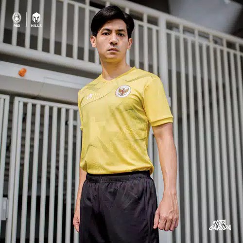 JERSEY TIMNAS GARUDA INDONESIA 2020 MILLS 1013GR BAJU LATIHAN TIMNAS TRAINING JERSEY TIMNAS YELLOW