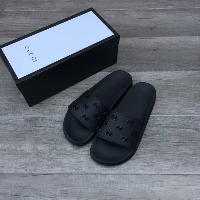 all black gucci slides