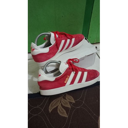 Adidas Gazelle ll merah