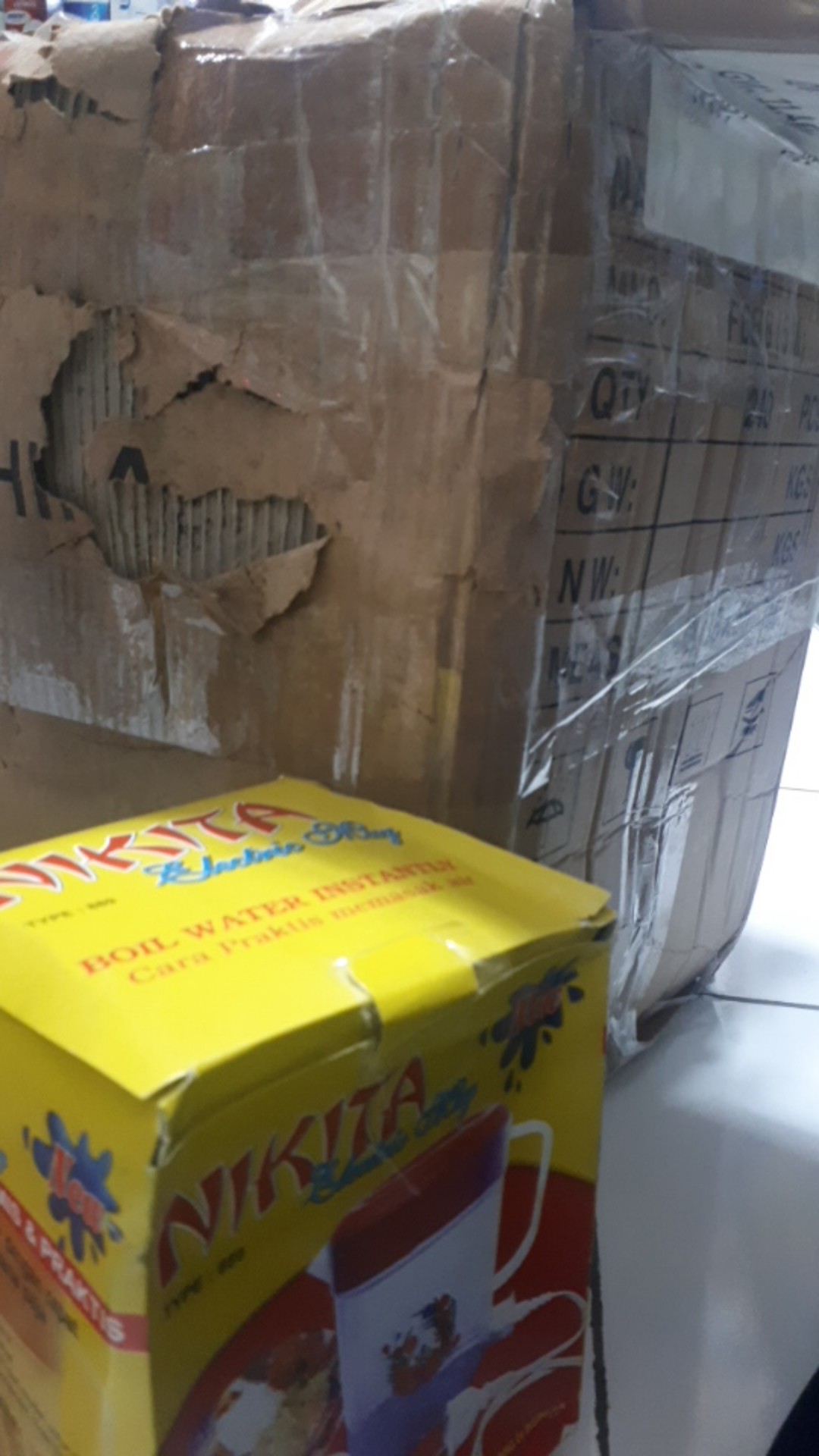 [1.5 L] Teko Listrik Plastik Nikita Teko Pemanas Air Electric Mug Ukuran 1.5 Liter Random Colour