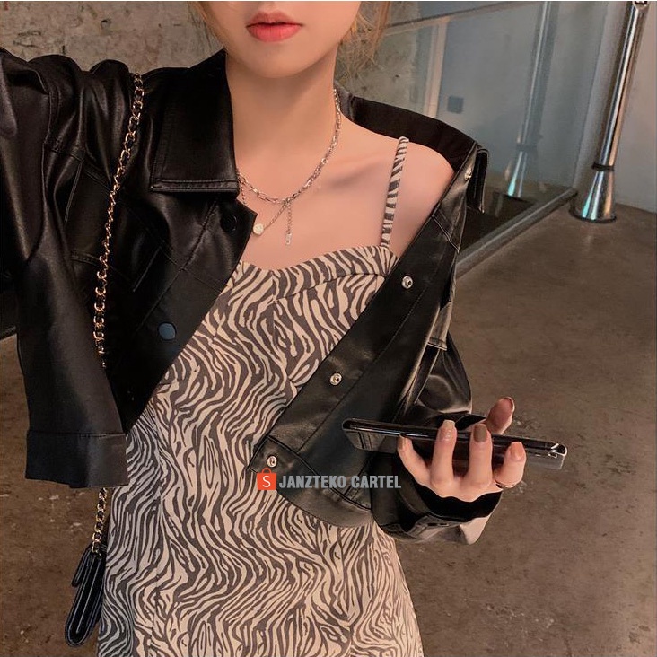 JNK x NANA - Jaket Kulit Crop Pocket Oversize Wanita Bahan Faux Synthetic Leather Jacket Premium Original Top Besar Tebal Acara Pernikahan Lamaran Undangan Nikah Gereja Elegan Classic Casual Perempuan Trendy Kerja Kantor Formal Dinas Kantoran Kekinian ORI