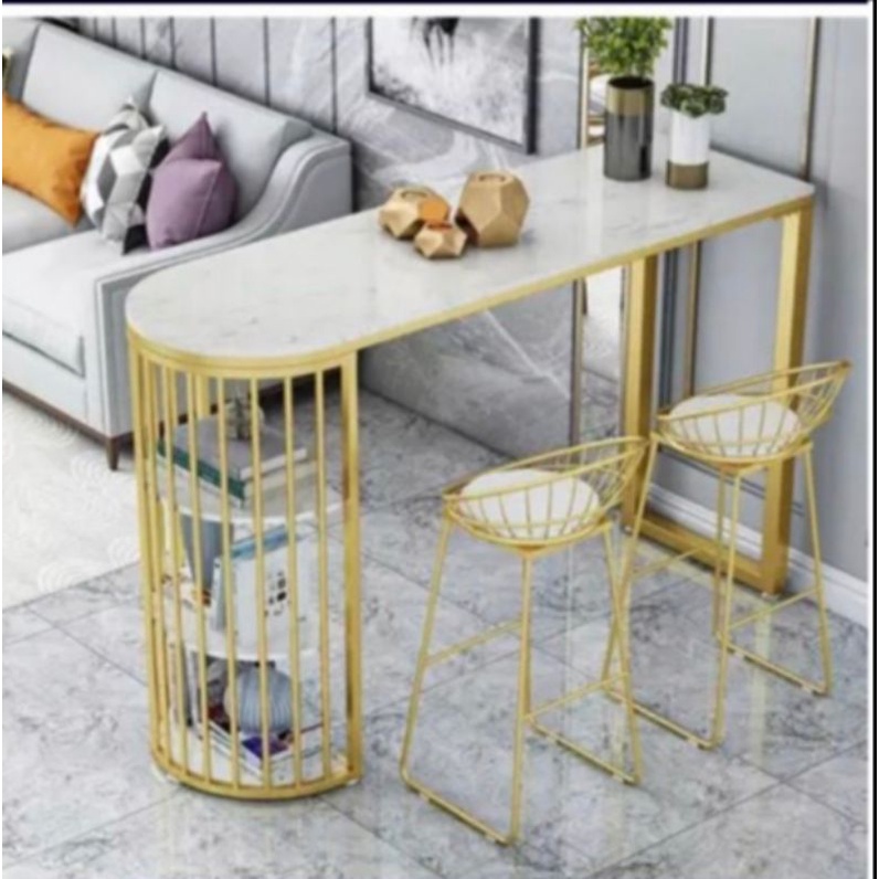 Meja mini bar dan kursi