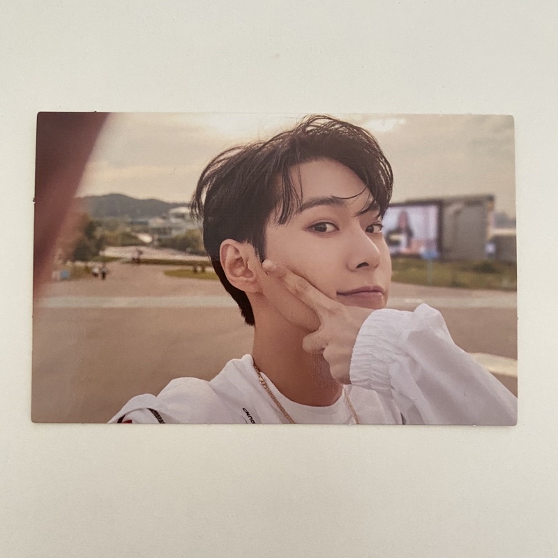 PC / Photocard Jungwoo Winwin Yuta Johnny NCT 127 Hello Seoul