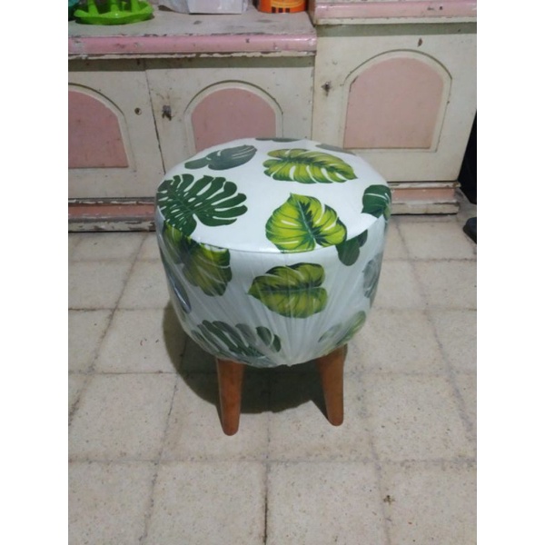 KURSI STOOL BULAT MOTIF MONSTERA